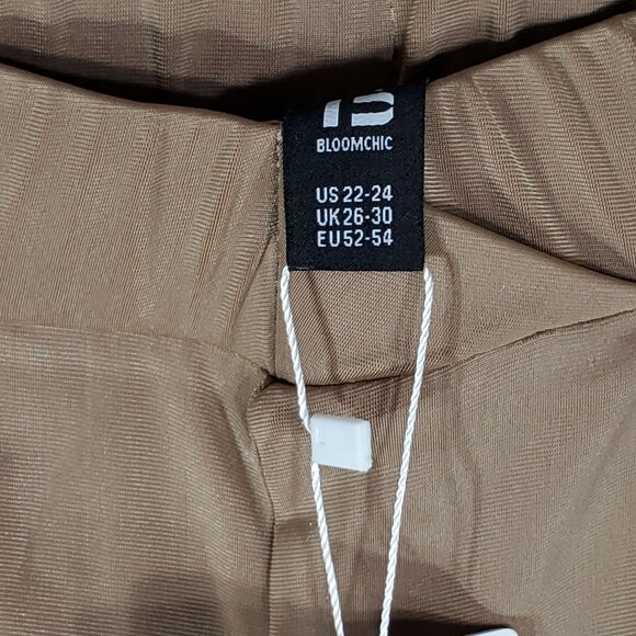 Bloomchic Womens Plus Size 22-24 Beige Bloomers Under Shorts With Lace Trim NWT - Picture 6 of 12